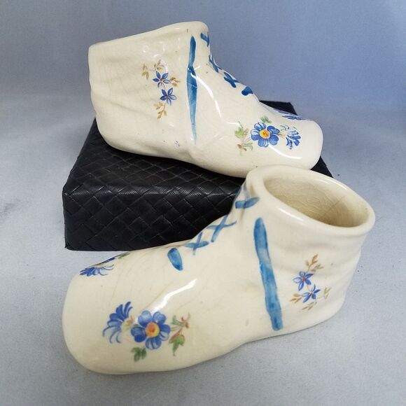 Vintage Hand Painted Ceramic Baby Shoes Planter Vase Blue Flowers Nursery Decor - Picture 3 of 6